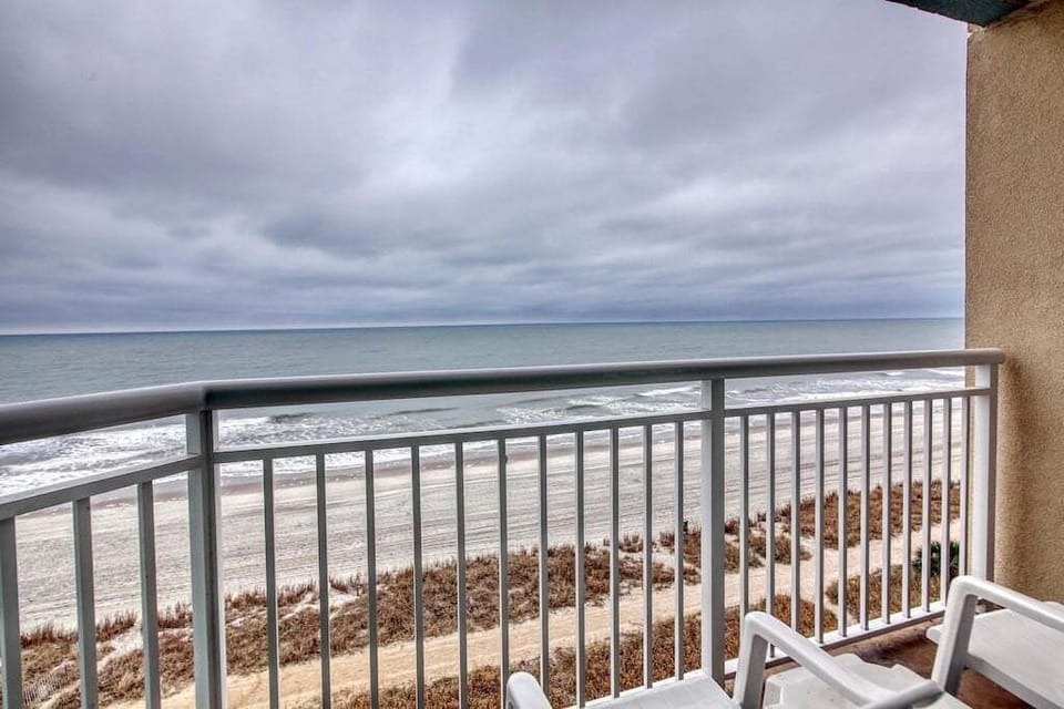 Ocean Front Private Balcony - 7th Floor