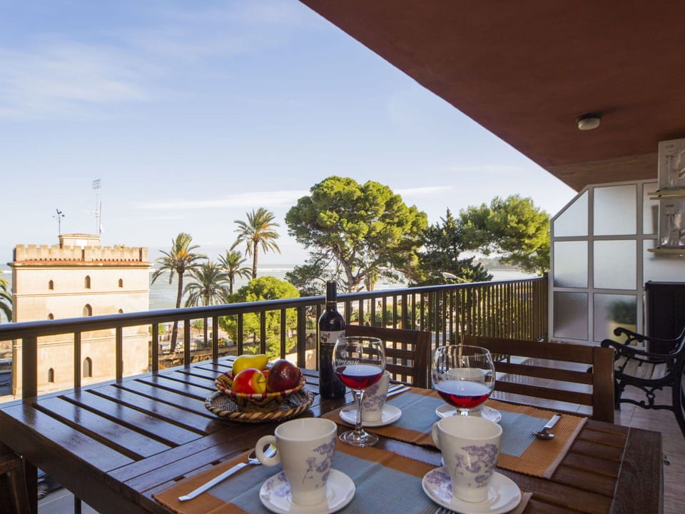 Table, Sky, Tableware, Furniture, Chair, Water, Wood, Outdoor Furniture, Fence, Building