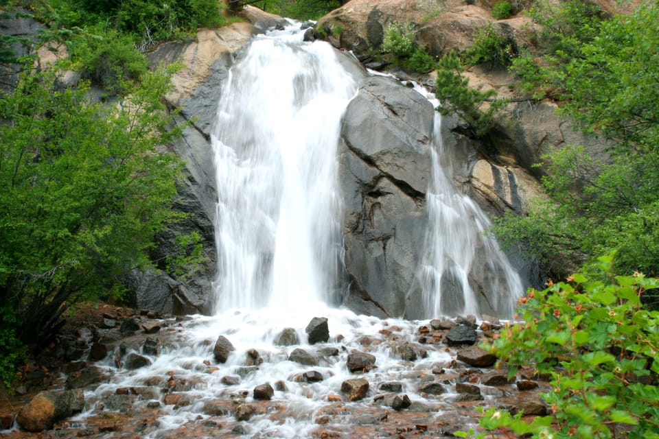 So many lovely local attractions are nearby such as Seven Falls and the zoo!