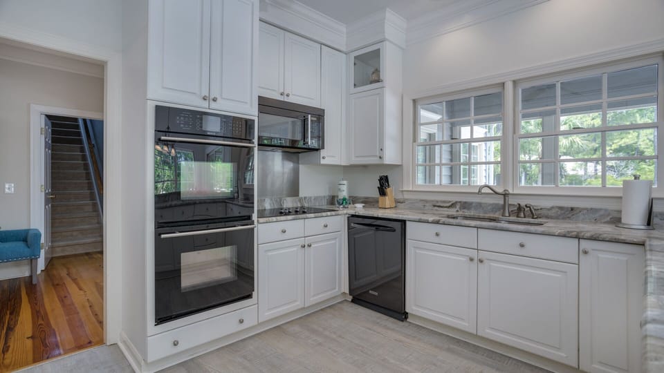 Double oven in chef's kitchen