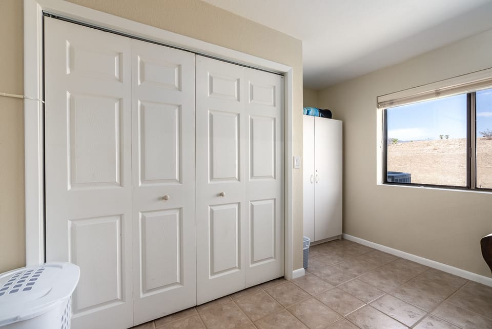 Kids Room / Laundry Room