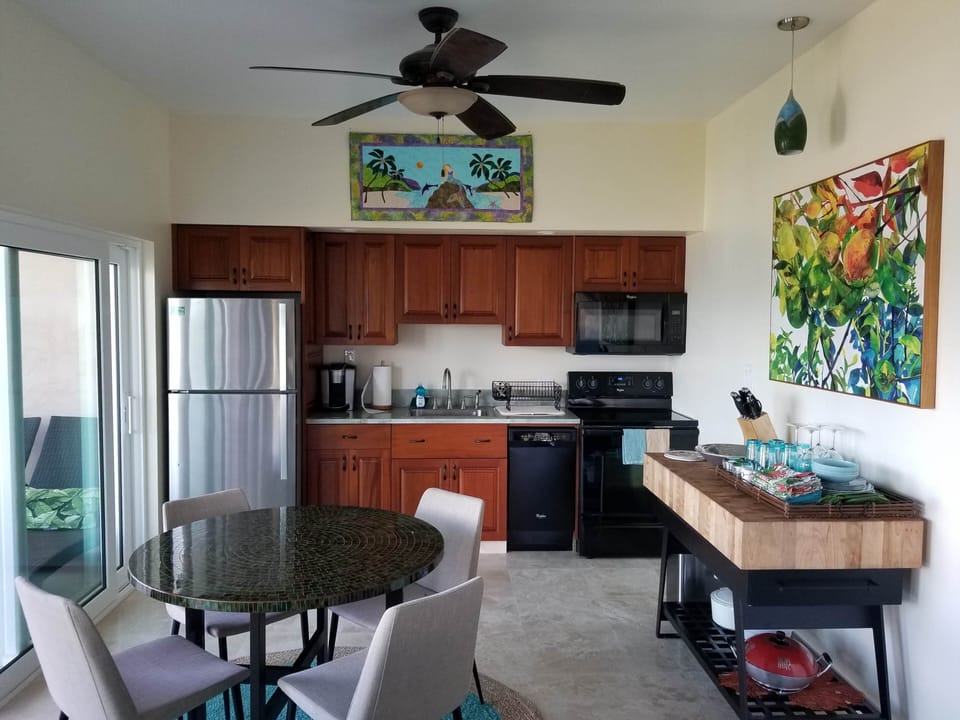Fully equipped kitchen