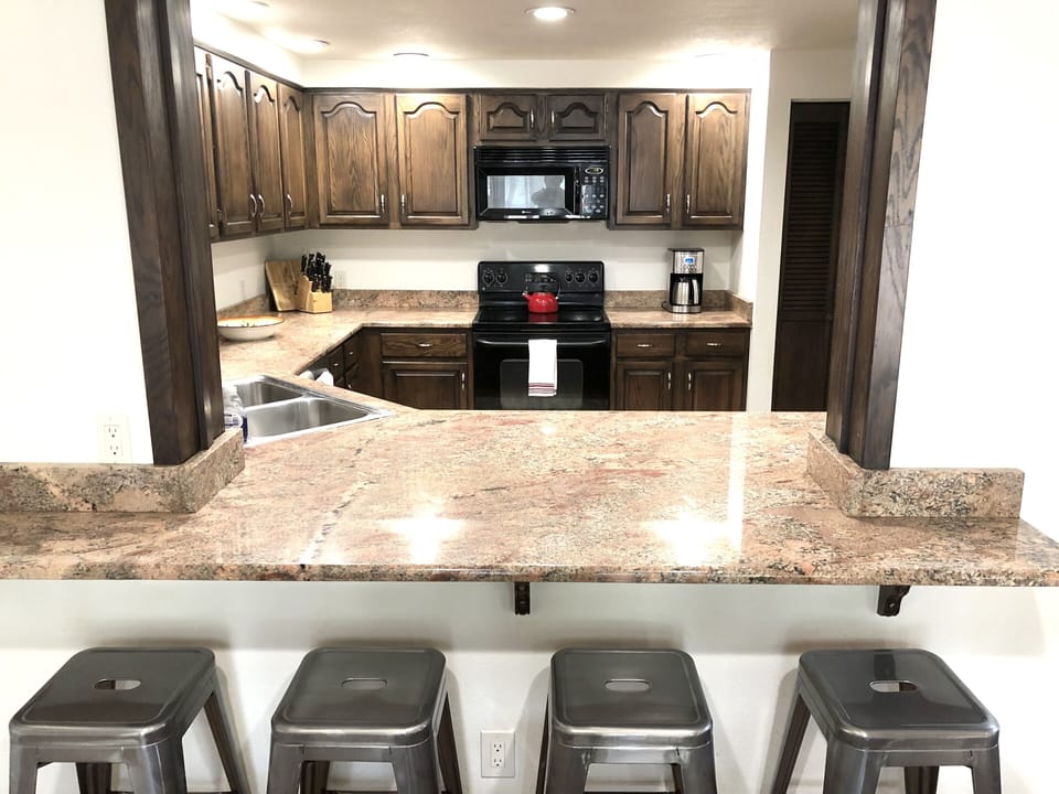 Keep your chef company at the countertop seating area