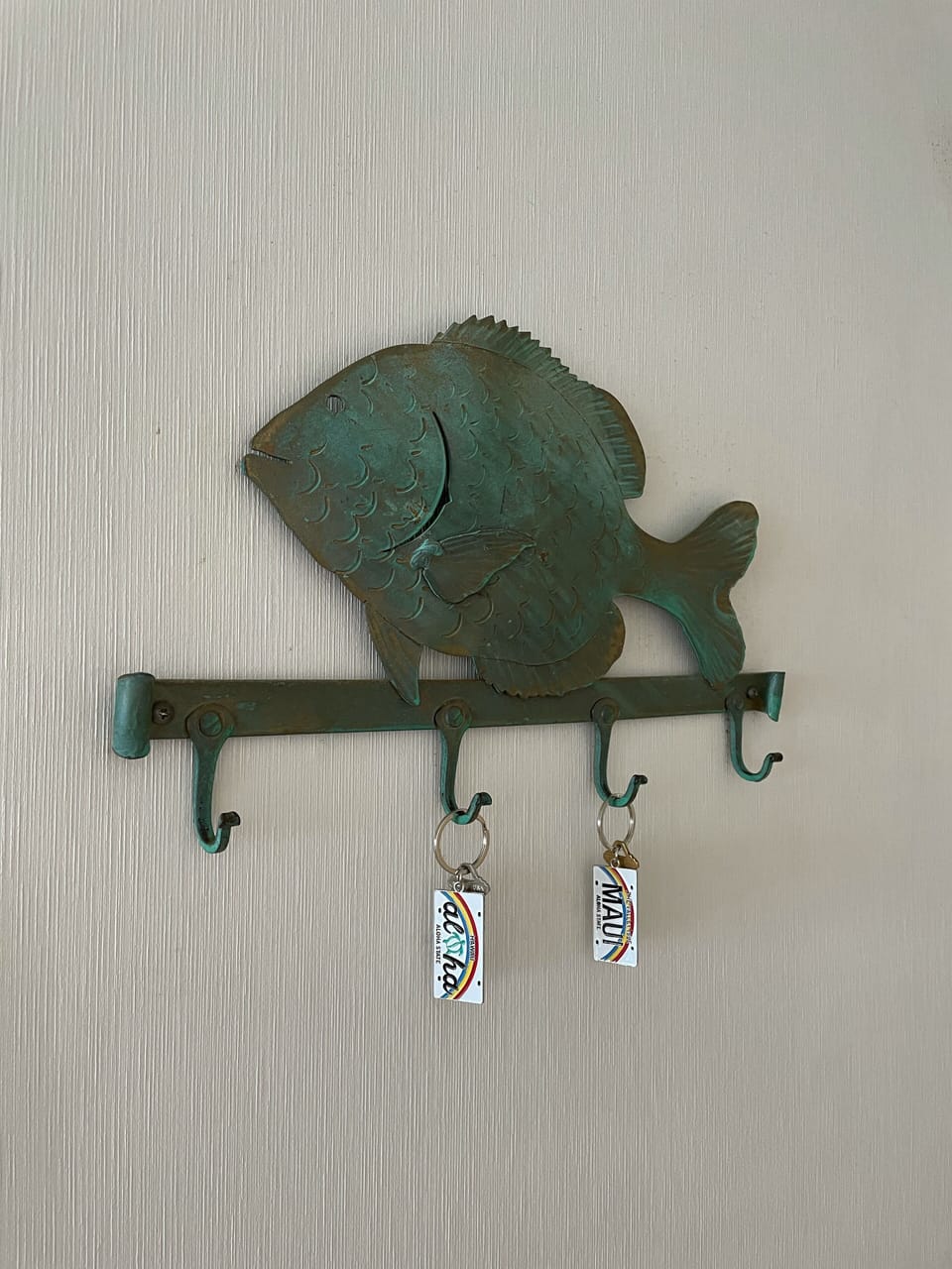 Return the lockbox key & use these during your stay. Return here before leaving.