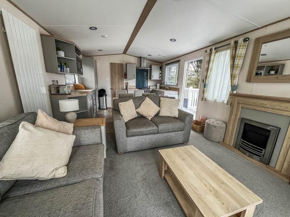 Plan your last minute staycation at Weeley Bridge Holiday Park, where the whole family can enjoy the comfort of a living room in a caravan and explore local highlights like Jimmy’s Farm and Wildlife Park.