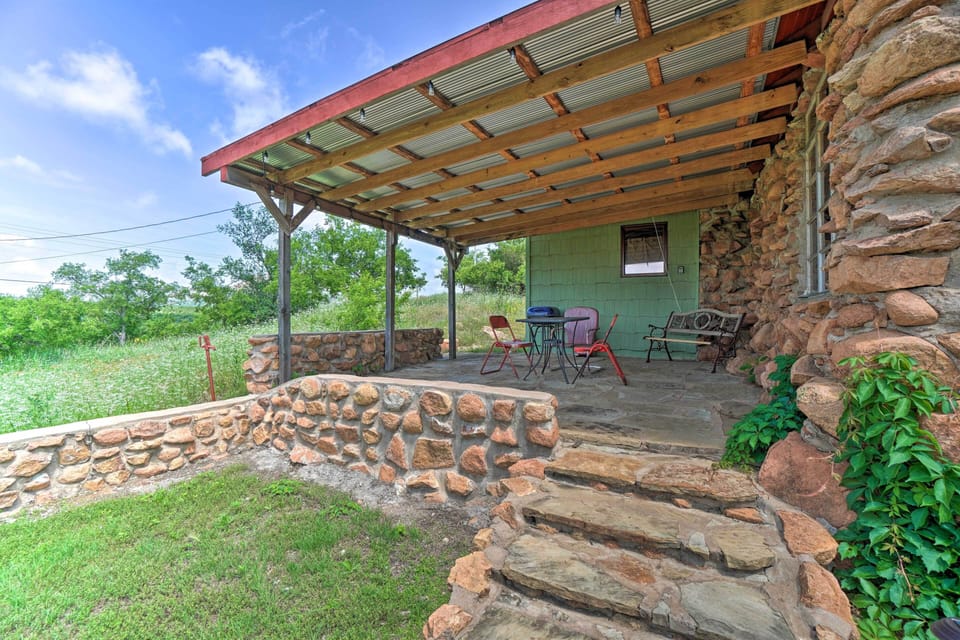 Cottage Exterior | 5 Steps Required