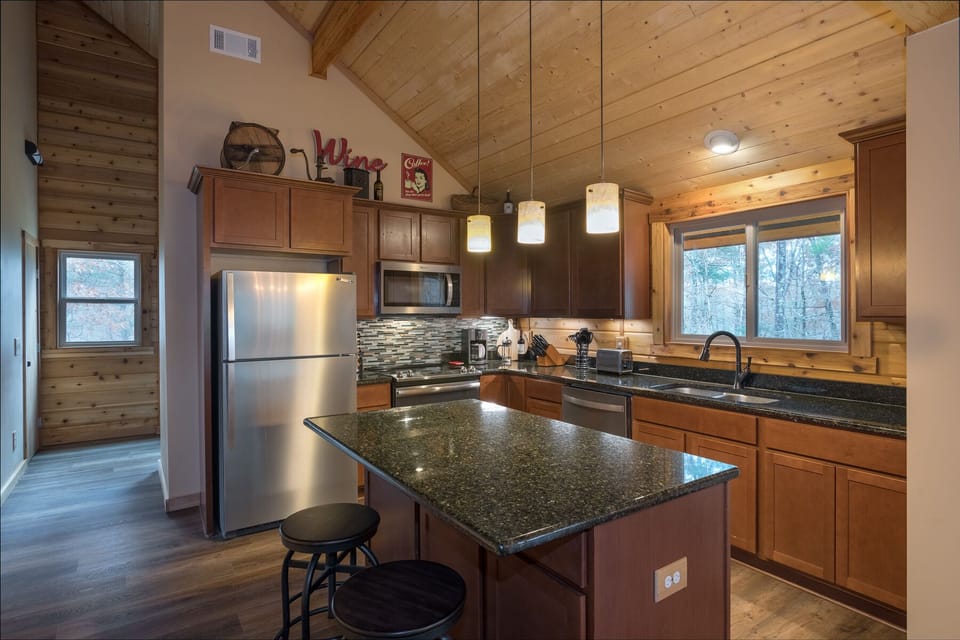 At Rainbows Edge beautiful kitchen with modern appliances