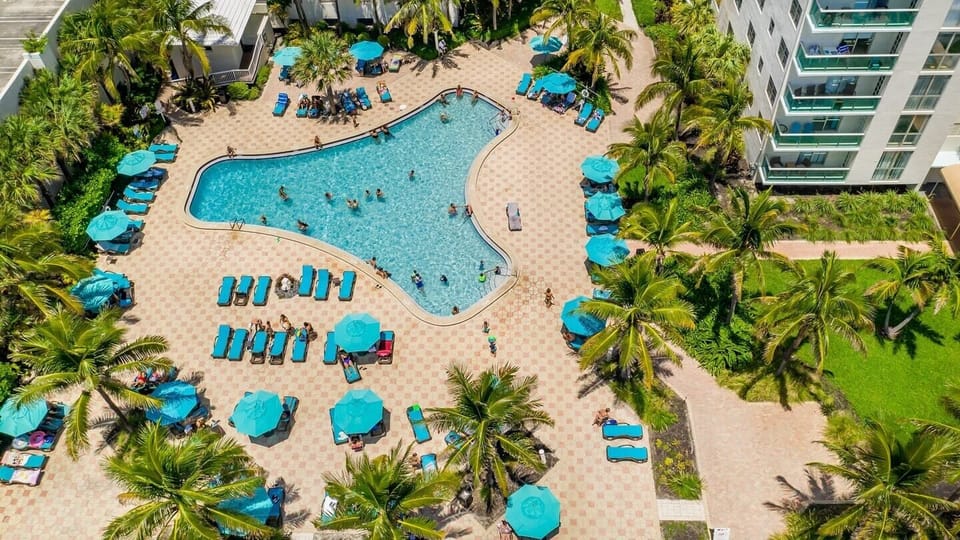 Tides Resort Hollywood Pool