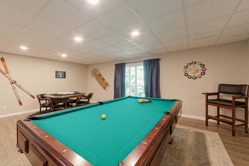 Pool & Poker Room