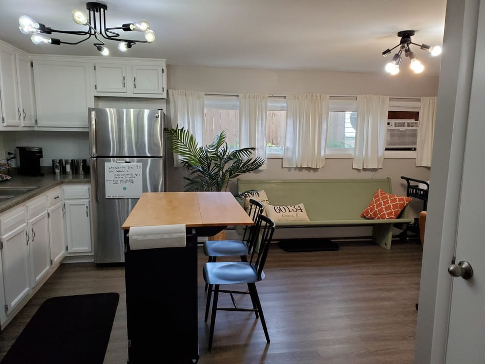 Entrance to kitchen from Family room.
