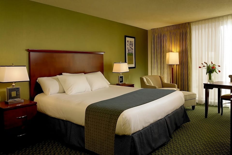 Comfortable King size bed! Exact unit will be assigned upon arrival. Views, colors and decor may vary.