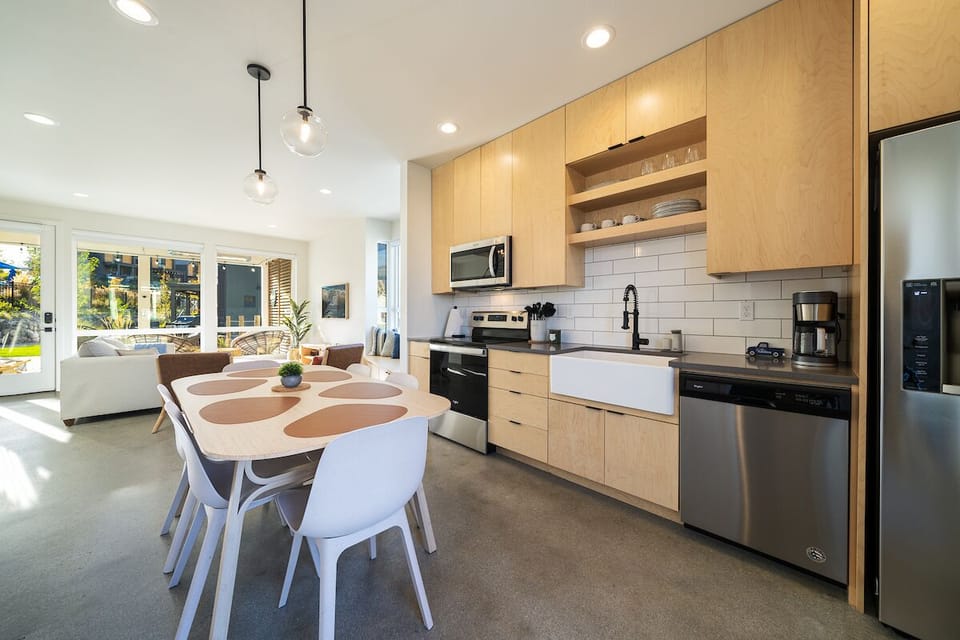 Kitchen/Dining Room