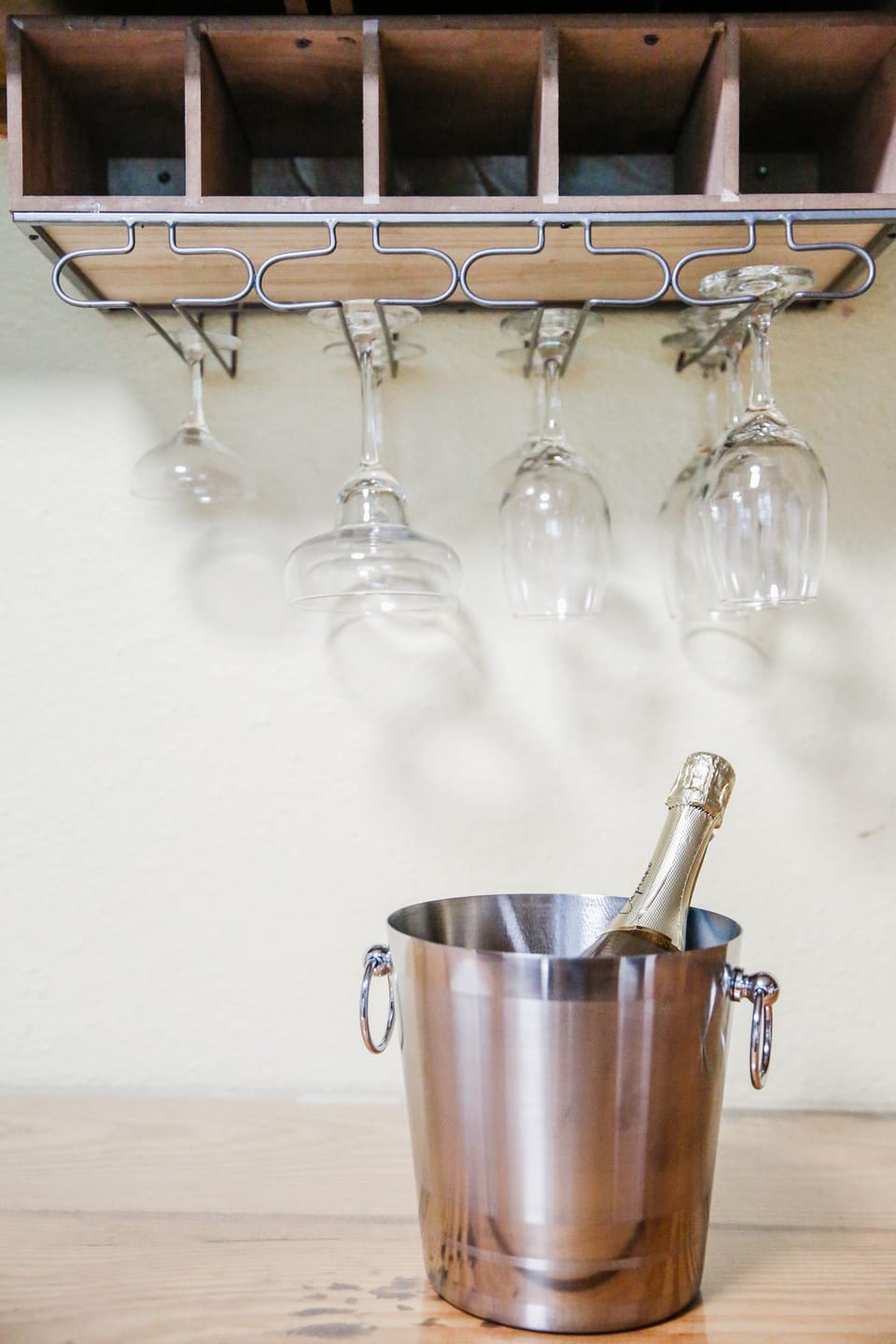 Celebrate in style. Fully equipped bar accessories. 