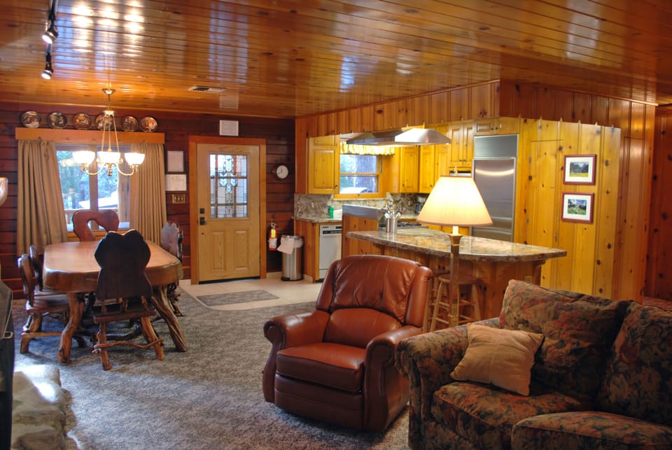 Living room, reverse angle