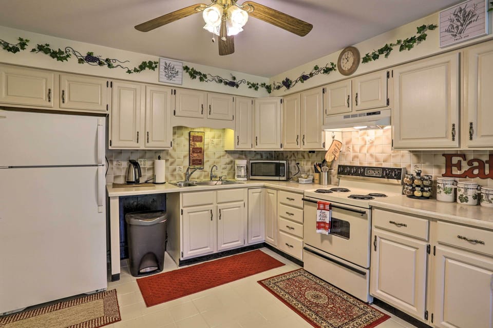 Well-Equipped Kitchen | Blender | Coffee Maker