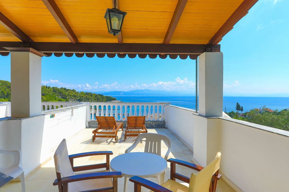 Balcony area