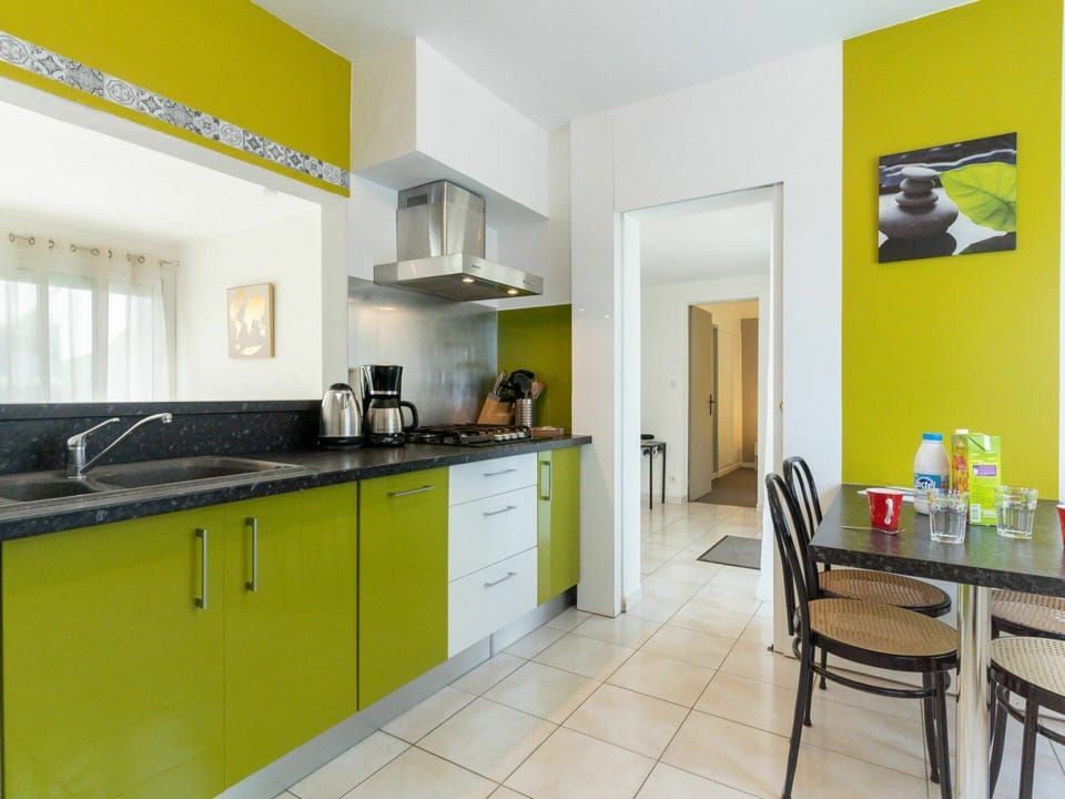 Cabinetry, Furniture, Kitchen Sink, Property, Sink, Countertop, Chair, Kitchen Stove, Tap, Wood