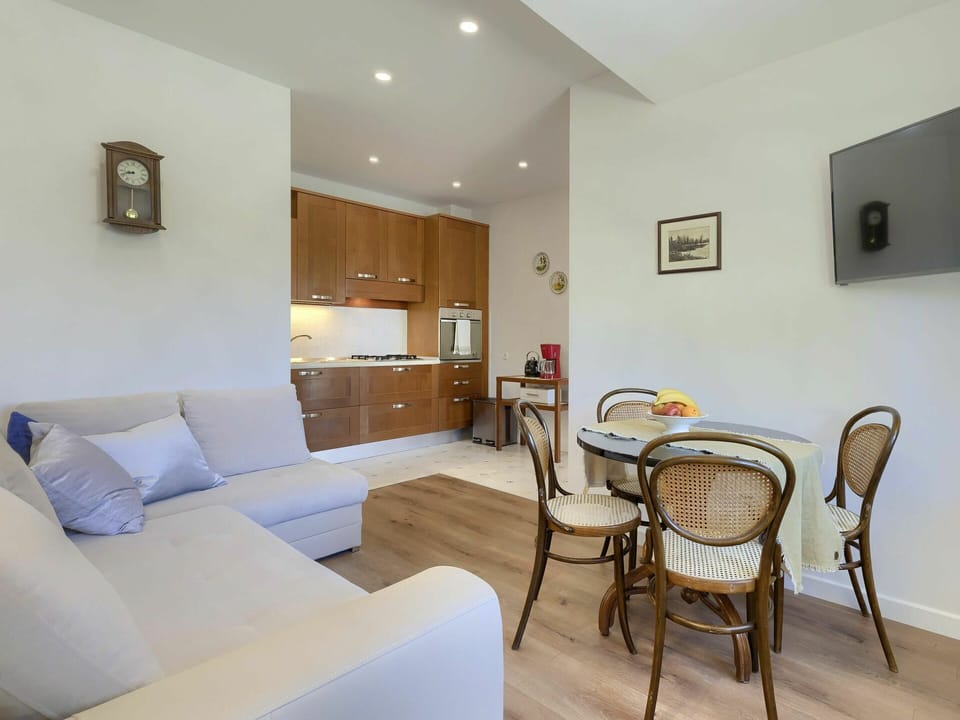 Furniture, Table, Property, Chair, Comfort, Building, Couch, Wood, Interior Design, House