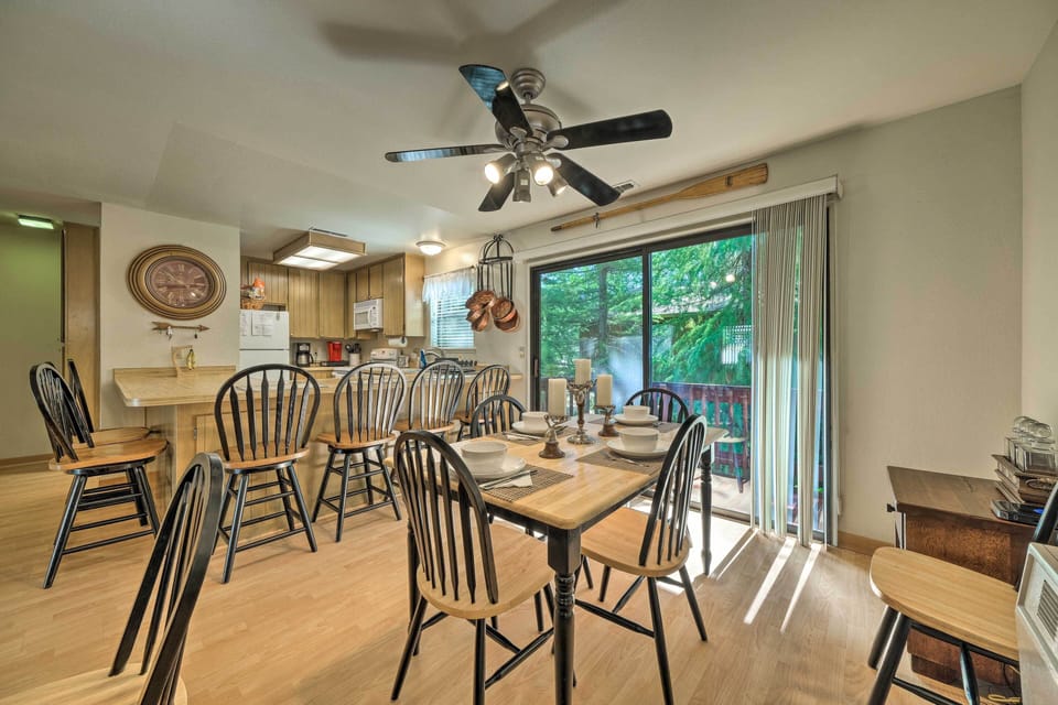Living Room | 4-Person Dining Table