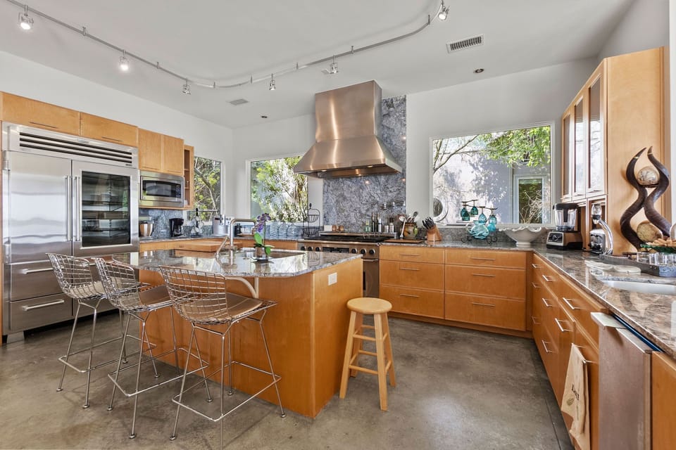 Beautiful upgraded kitchen
