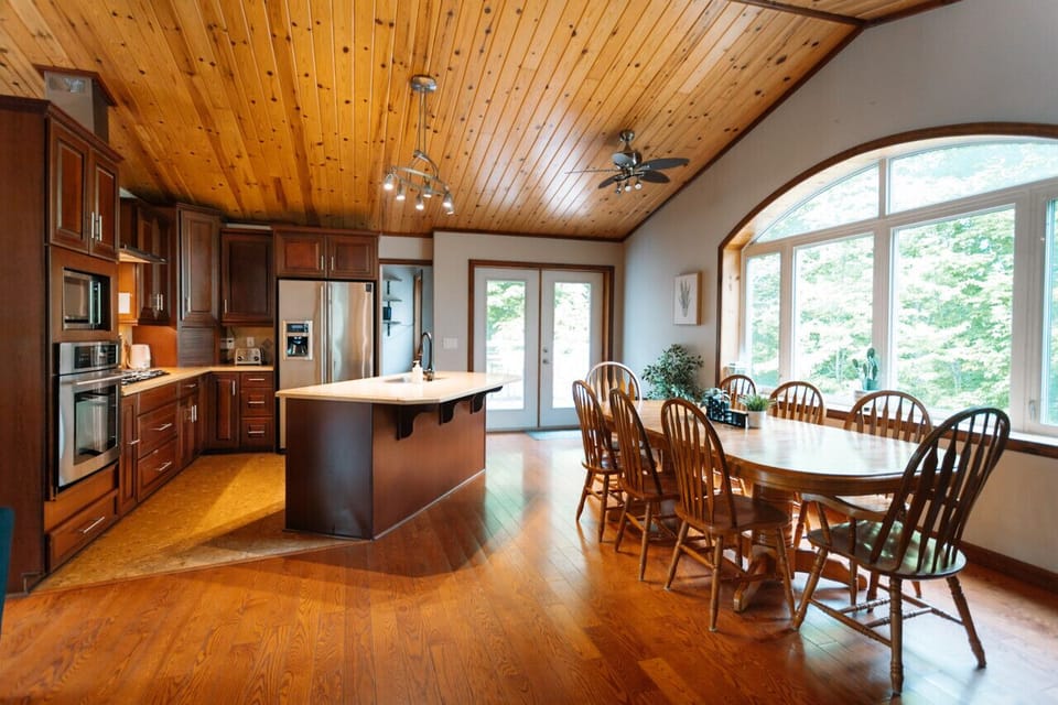 Spacious Kitchen & Dining Area - Perfect for family meals and making memories.