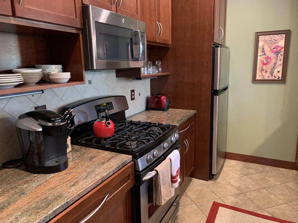 Fully-equipped kitchen