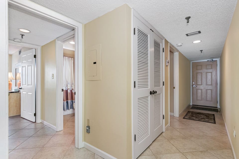 17450GulfBlvdRedingtonShores205-1