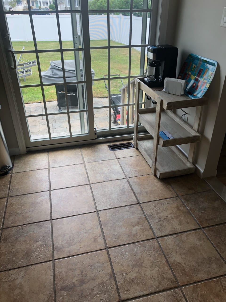Kitchen with access to the backyard 
