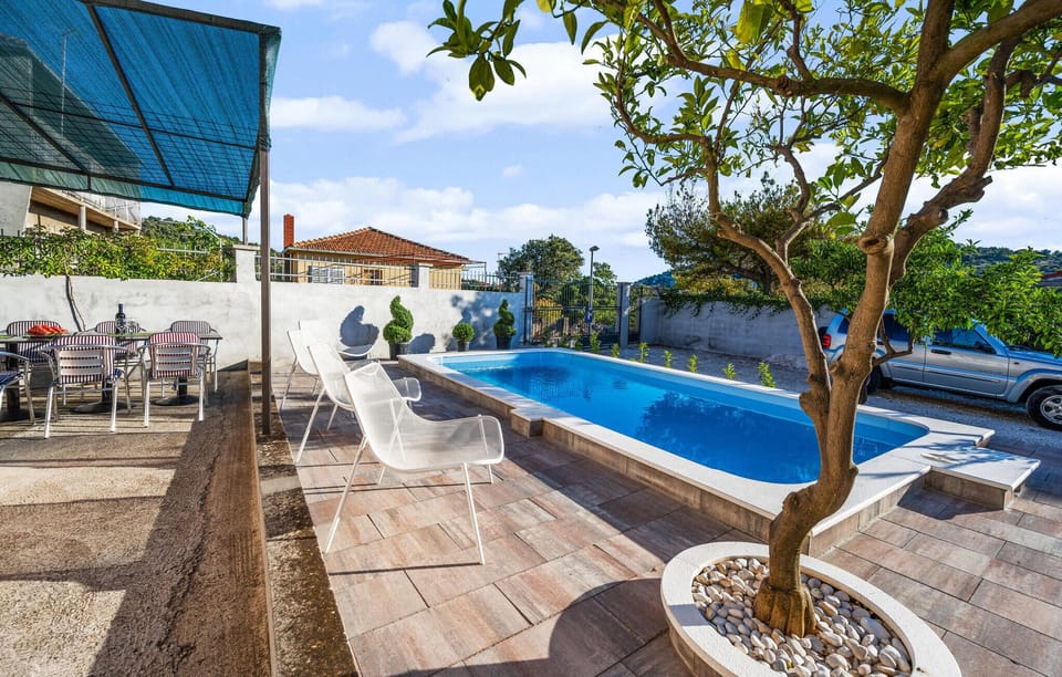 pool