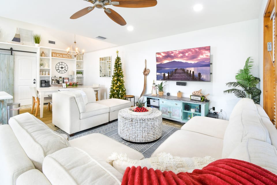 Perfect home to spend quality time together during the holiday's OR a vacation!!