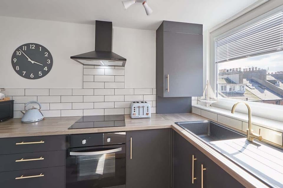 The Nest, Whitby - Host & Stay