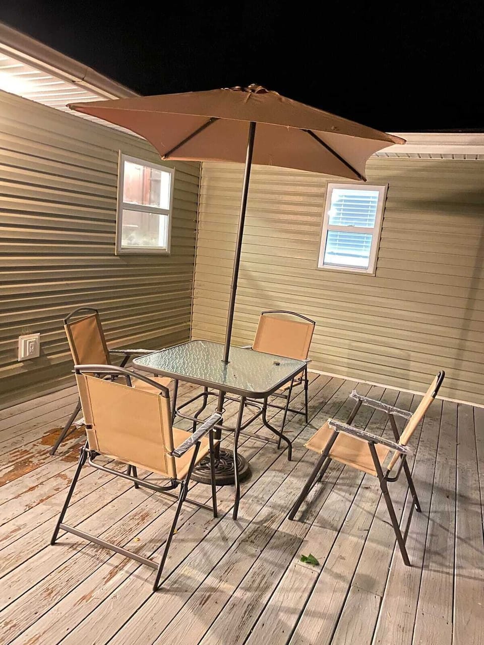 Outdoor dining