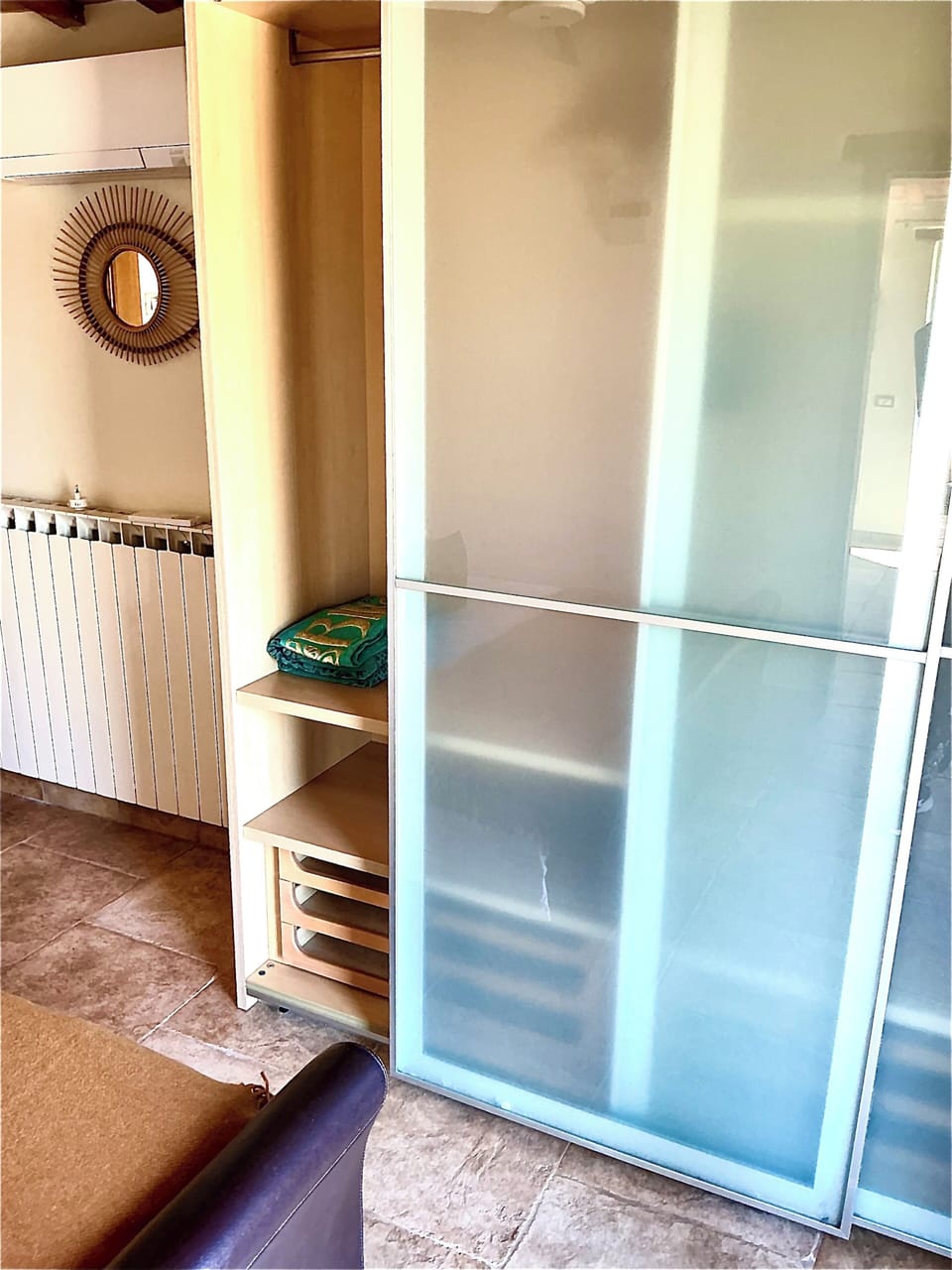 Built wardrobes with plenty of hanging space incl. shelves & drawers