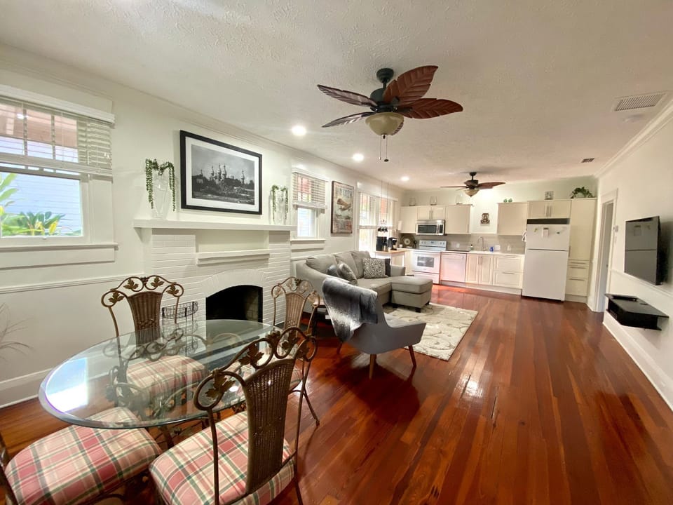 large living space with open kitchen