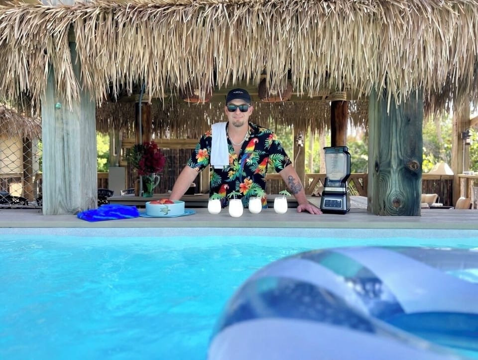 You've found NCI's only swim up bar! Float in the heated pool, grab a freshly blended beverage, and feel vacation begin.