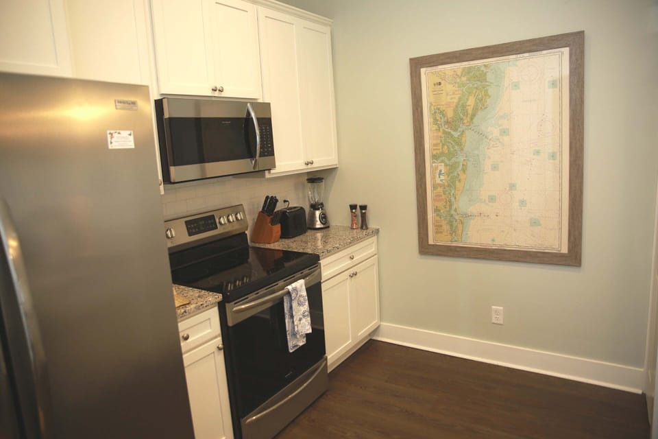 Full size kitchen