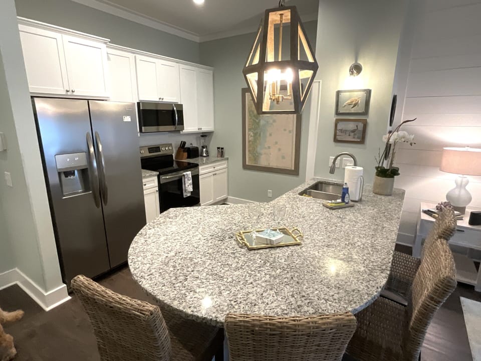 Kitchen bar seats 4