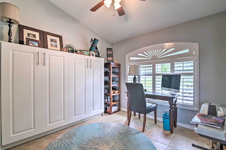 Bedroom 4 (Office) | Queen Bed | Air Mattress | WFH Friendly