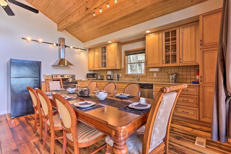 2nd floor. Dining table & kitchen 
