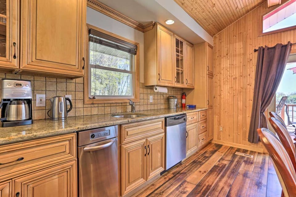 2nd floor. Kitchen 