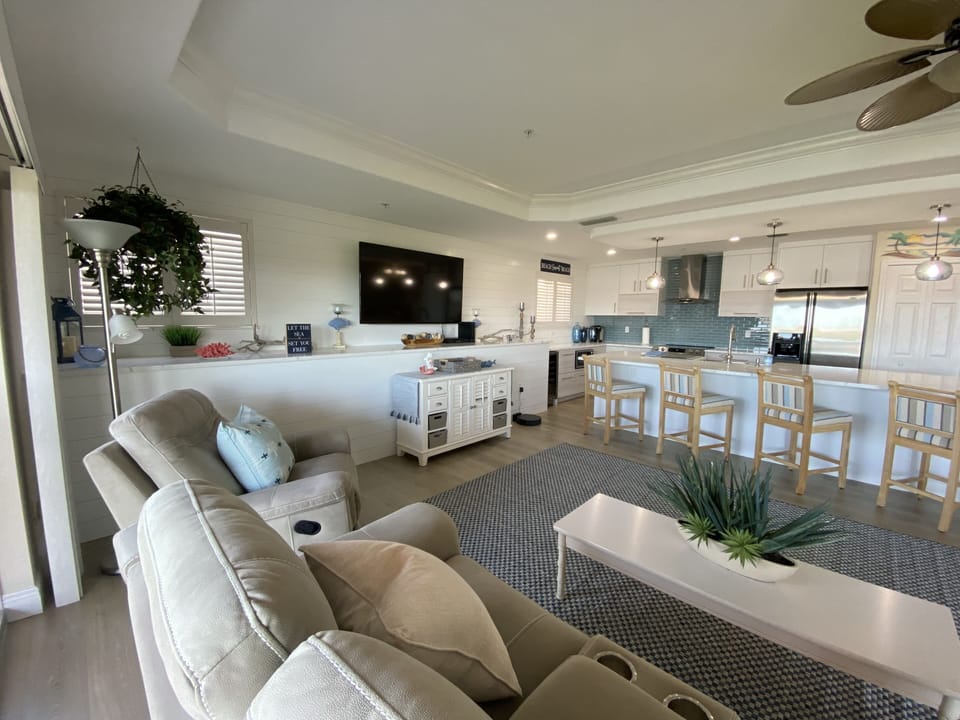 Living Room/Kitchen
