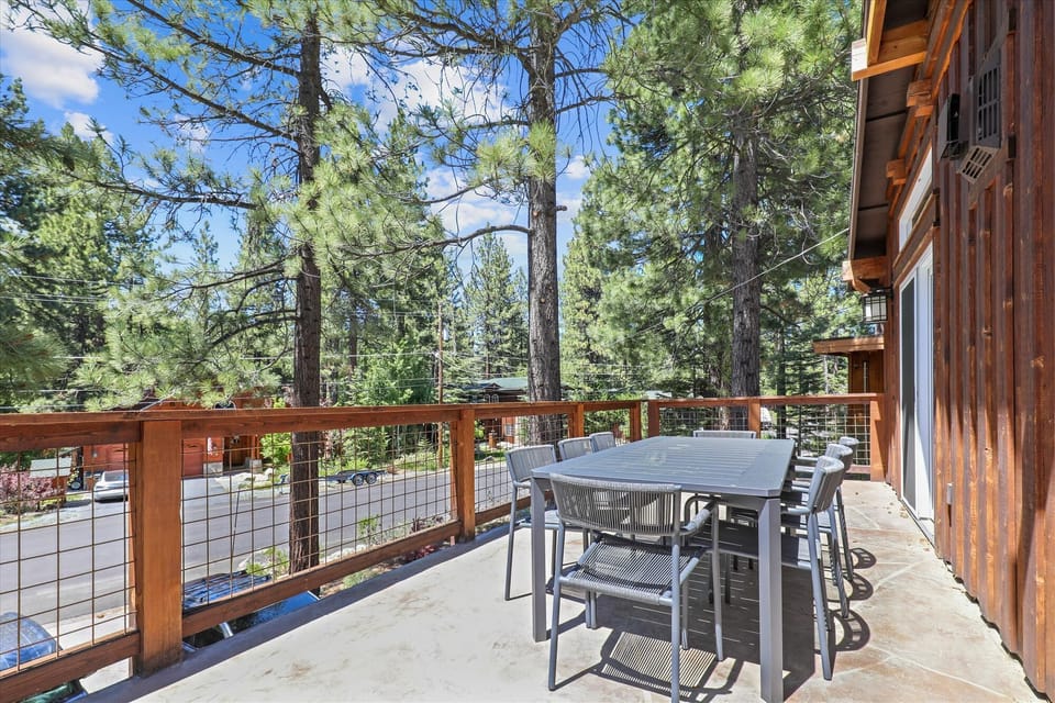 upper level-deck-imgl0553