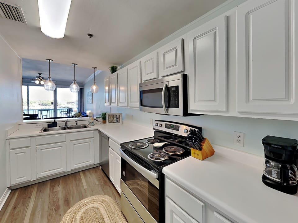 Fully Equipped Kitchen with Stainless Steel Appliances