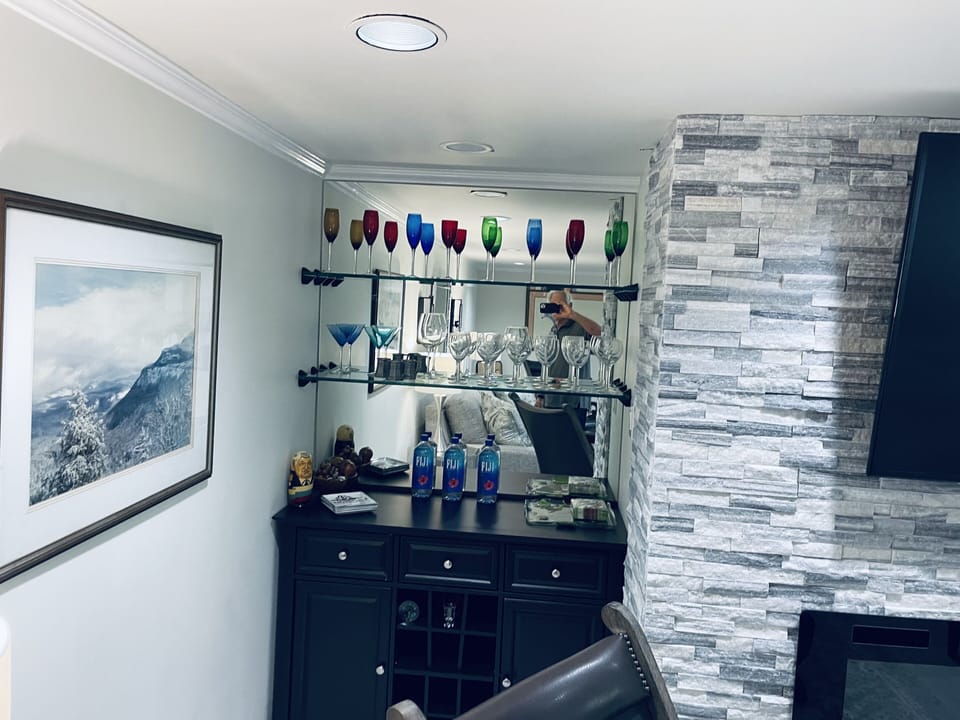 
Bar and Wine nook
