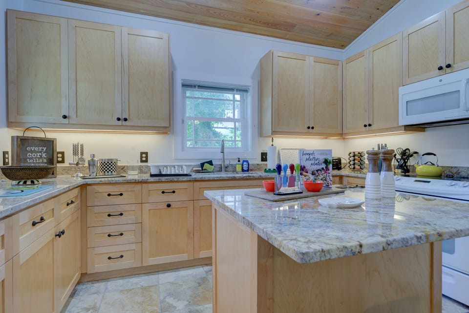 Nothing like a fully equipped kitchen to make you feel right at home.