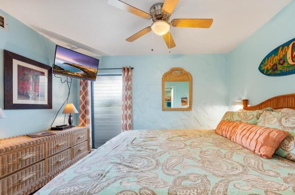 Guests have said "Bed and all furniture was in great condition and very comfortable"