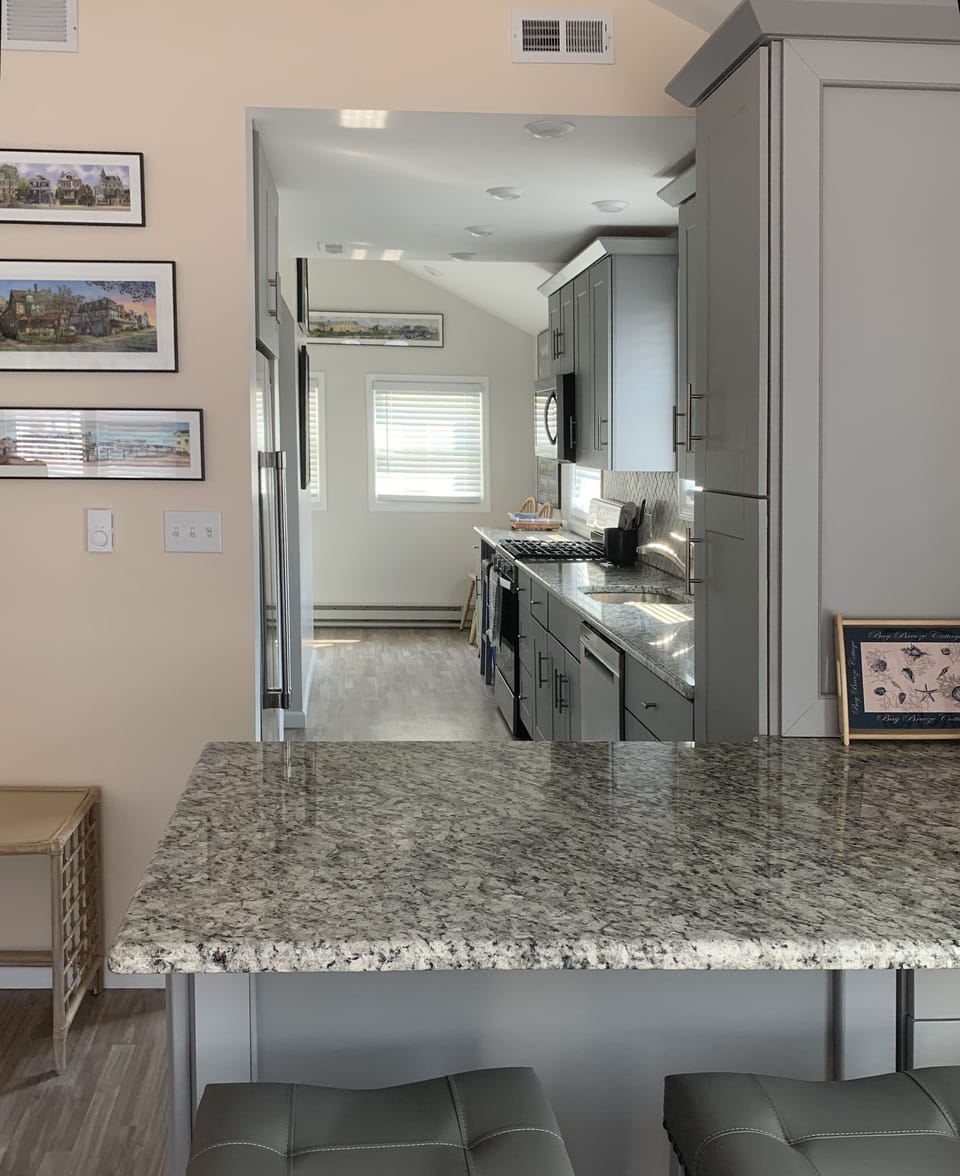 Spacious kitchen with all the amenities!