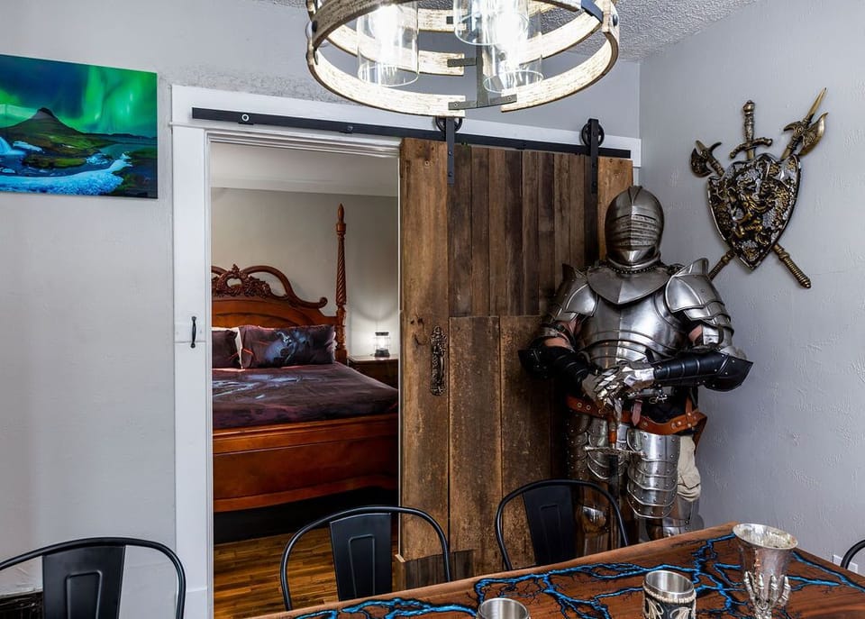 Master King bedroom, Full bathroom 