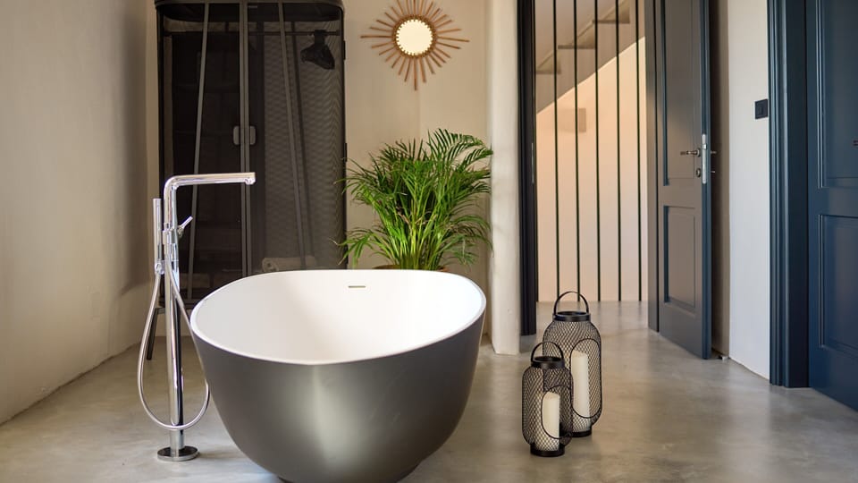 Bathtub