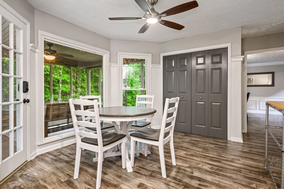 Breakfast Nook